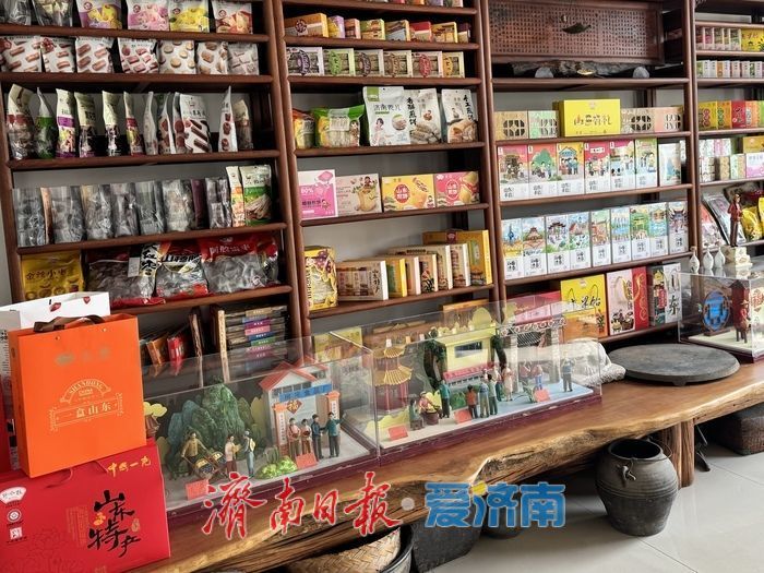 诗咏泉城 笔墨寄情——郭沫若写尽济南，连煎饼都夸了