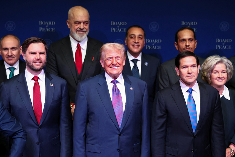 前排左起：万斯、特朗普、鲁比奥 IC Photo