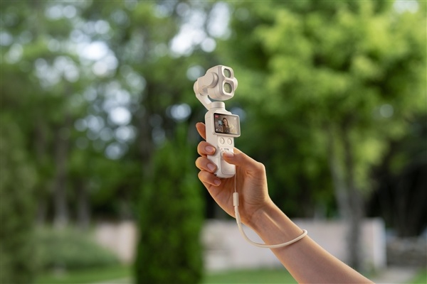 秒变演唱会神器!大疆Pocket 4P增距镜方案曝光:不影响广角镜头