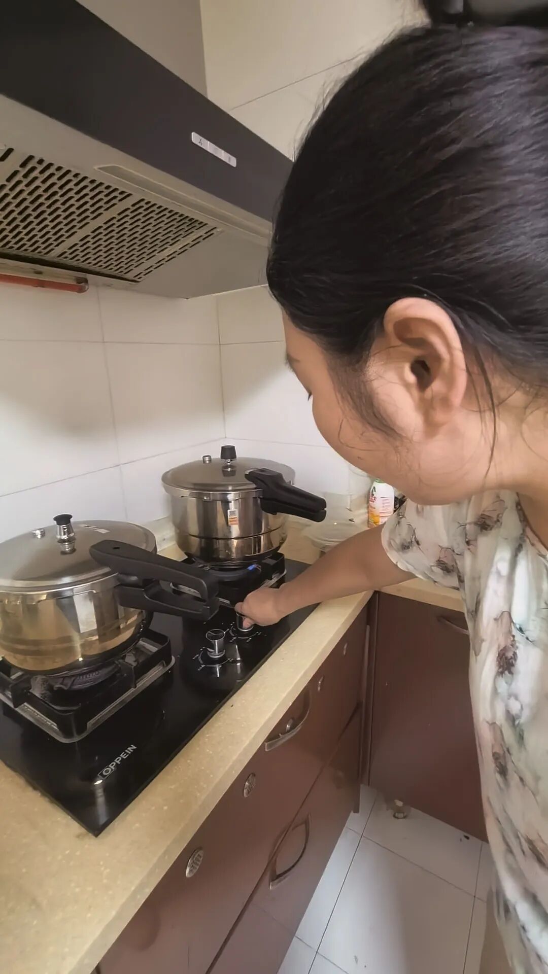 病友之家家属正在做饭