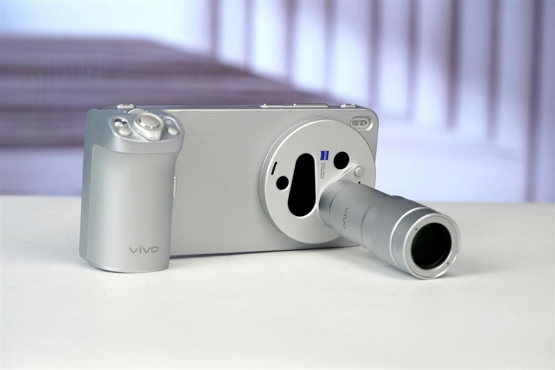 14-400mm终极全焦段!vivo X300 Ultra手机全面评测:依然是年度影像机皇