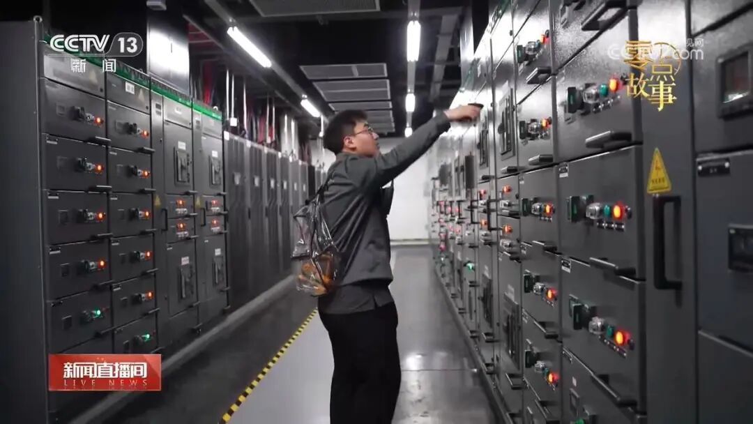 陈刚在工作 图源:央视新闻