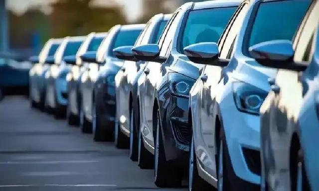 爆胎前并非毫无征兆!车上出现这4种情况要立即停车检查-有驾