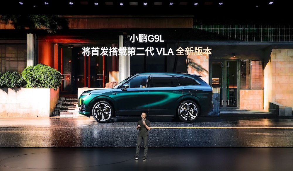华为系首款“方盒子”42.98万起卖!余承东抢发车顶帐篷,喊话再有几个月就能用上L3