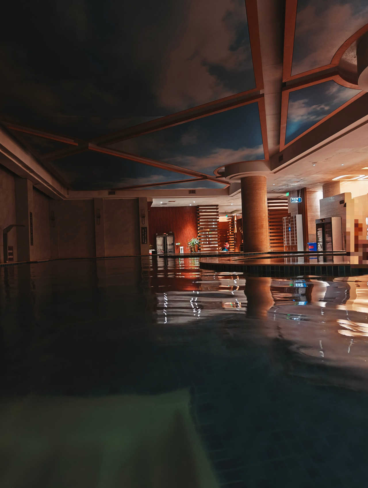 事发温泉池。受访者供图