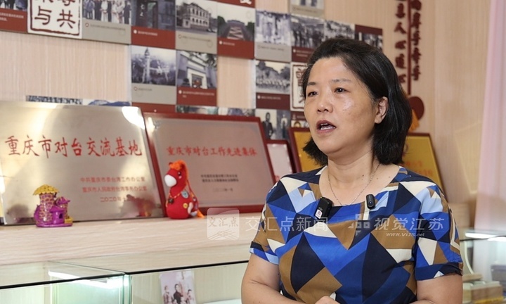 重庆市渝中区曾家岩小学校长邓红洁。