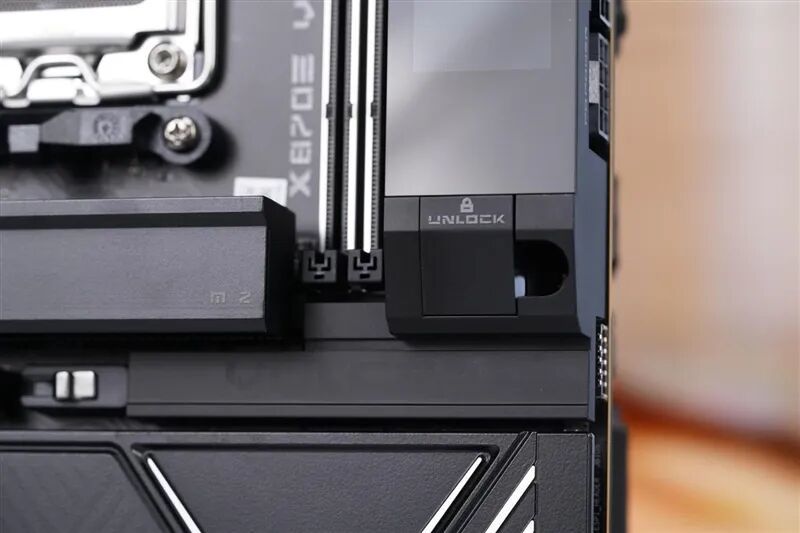 AMD X3D最强优化!七彩虹iGame X870E Vulcan OC V14火神主板评测:专属优化 温度更低性能更强