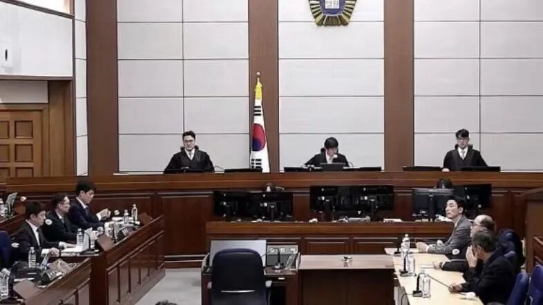 ◆2月19日,首尔中央地方法院以带头发动内乱等罪名,判处前总统尹锡悦无期徒刑。(来源: 朝鲜日报)