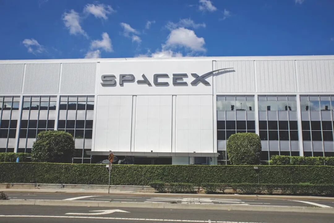 ·SpaceX加州霍桑总部。（《洛杉矶商业期刊》）
