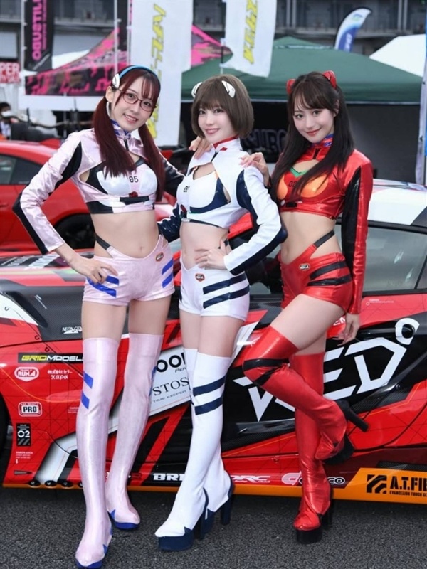 日本赛车女郎Cos初代女神绫波丽 身高腿长太顶了
