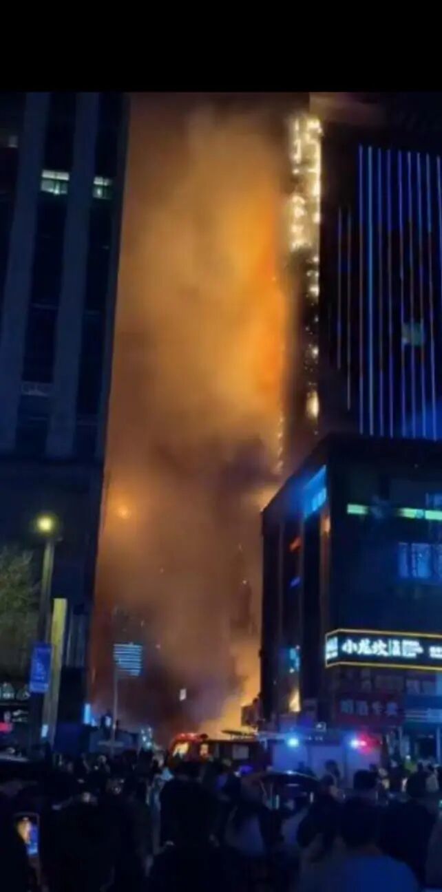 △火灾现场。视频截图。