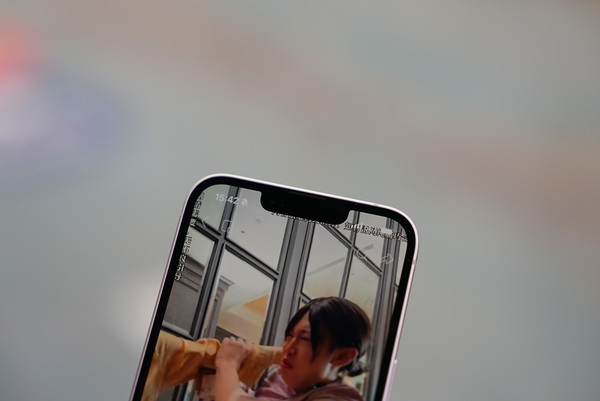 iPhone 17e依然采用“刘海屏”