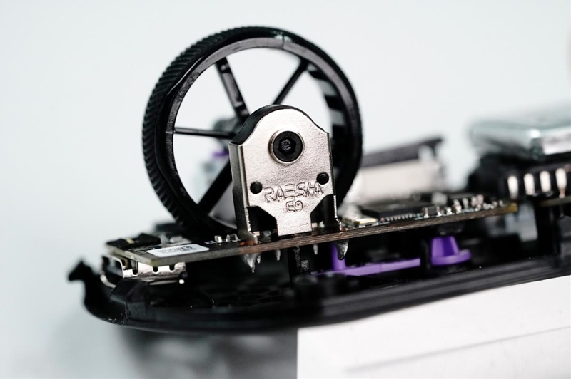 39g无打孔+原生双8K!雷柏VT0 Air MAX / VT3s Air MAX鼠标评测:轻到飞起还快到极致