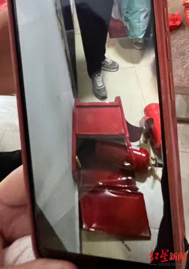 ▲事发时使用的消防箱