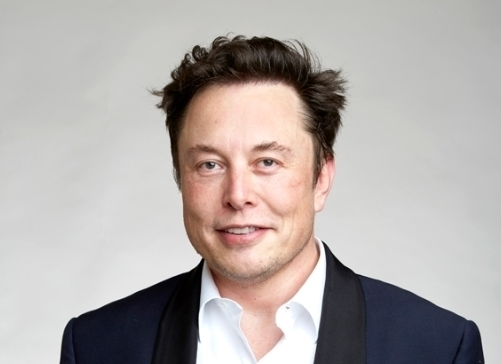 不依赖人工操作！马斯克宣布开发数字擎天柱 将比肩一整家公司