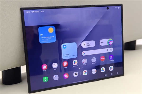 安卓首款三折叠屏绝版了！三星Galaxy Z TriFold不再补货：开售3个月即停售