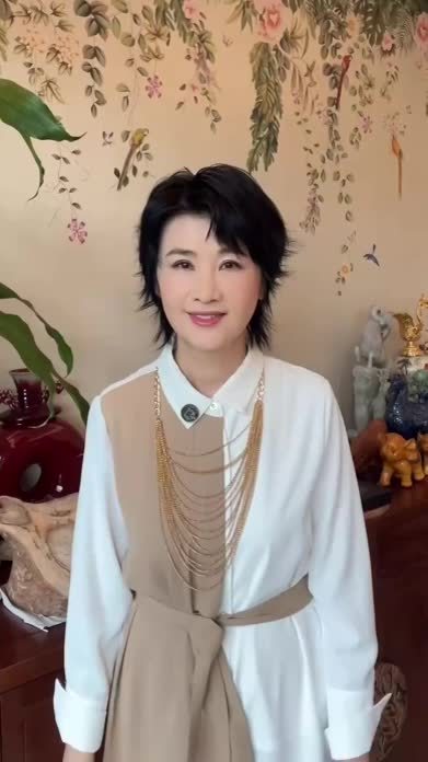夏日亲子出游 怎么跟年轻人沟通 我曾经问过一位老师，怎么跟年轻人沟通？他说要用静心的狀态，当时我不太了解，这一次夏日和女儿出游，经过一件等待的小事真正感受到，平静的作用。期待大家能够愉快享受美好暑期亲