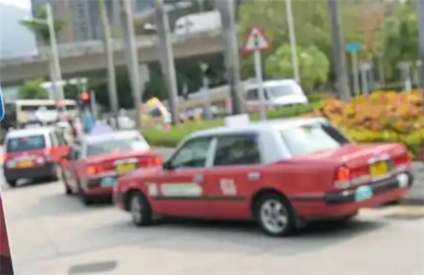 不用带现金了！今起香港的士必须提供电子支付：违者将罚款或监禁