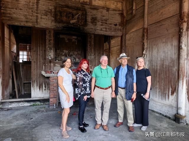 杜立特突袭者子女协会合影。李梦玉/摄