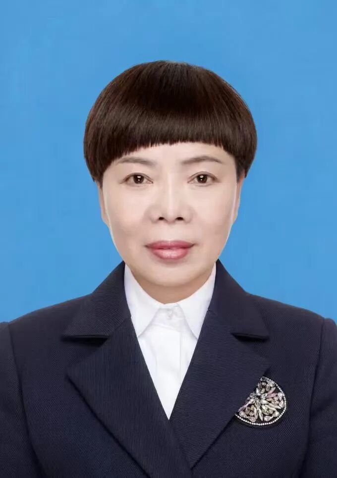 李雯芳