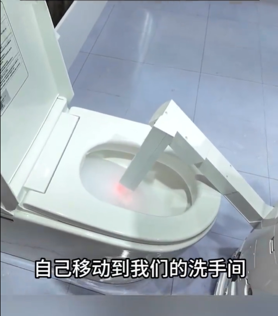 售价近3万！国内首款如厕机器东说念主落地：可自动寻东说念主排污 无需手动擦抹 