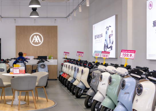 新国标致成本上升 爱玛科技一季度净利润腰斩！股价今日跌停