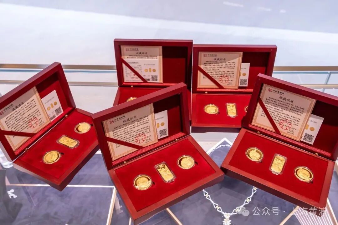 多份黄金“大奖”已抽出,来听听“幸运儿”说点啥!国庆来南京路抽抽抽-2