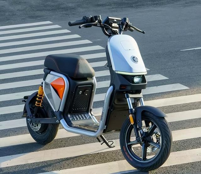 九号、小牛电摩，都降到了3000元档，为什么电动自行车却涨价了？-有驾