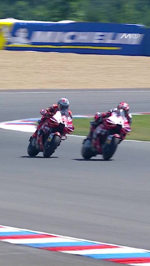 MotoGP捷克站最佳超越——正赛配资买卖股票，马奎兹超越队友巴尼亚亚！