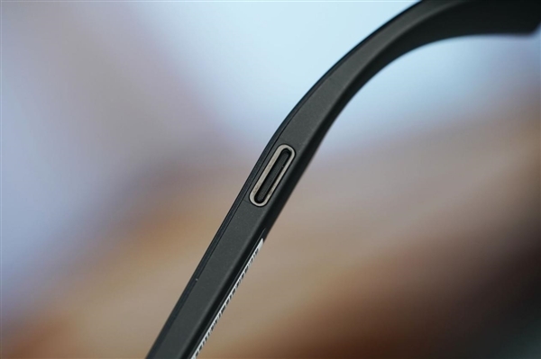 口袋里的135英寸HDR巨幕！雷鸟Air 4 Pro蝙蝠侠图赏