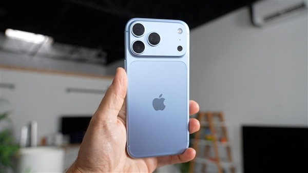 华强北iPhone 18 Pro Max 5小时跌了200元:商家都没想到
