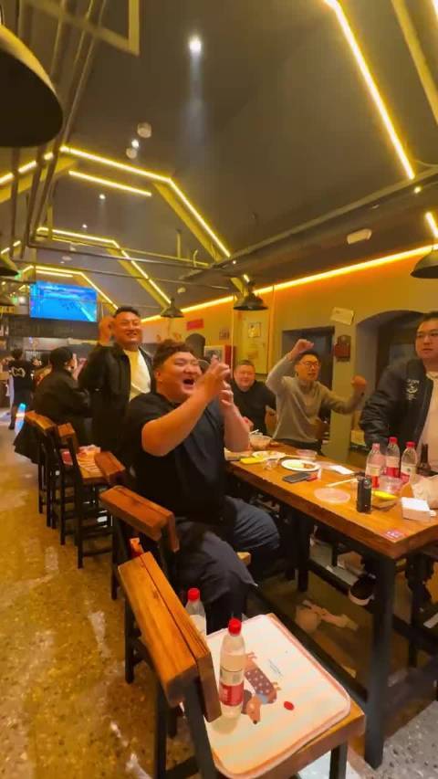 WSBK的收视率暴涨要感谢张雪机车上海的股票配资上海的股票配资，最近几场也特意增加了车手镜头