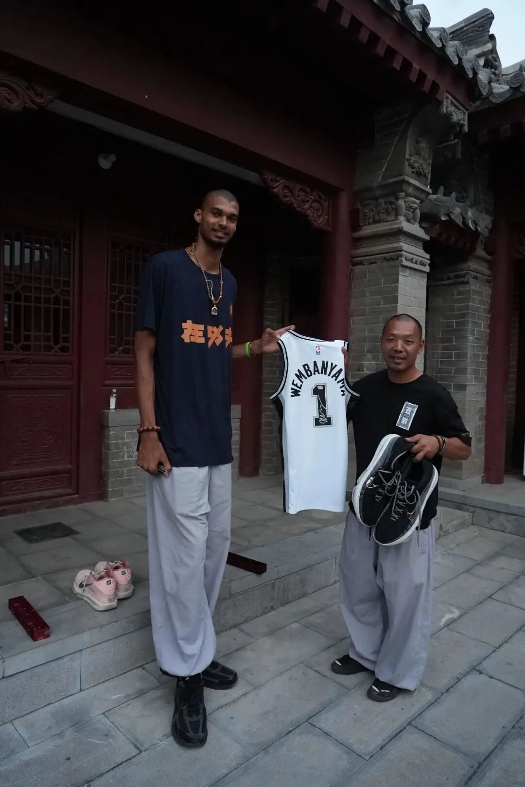 文班赠送延安师傅的礼物。延安供图