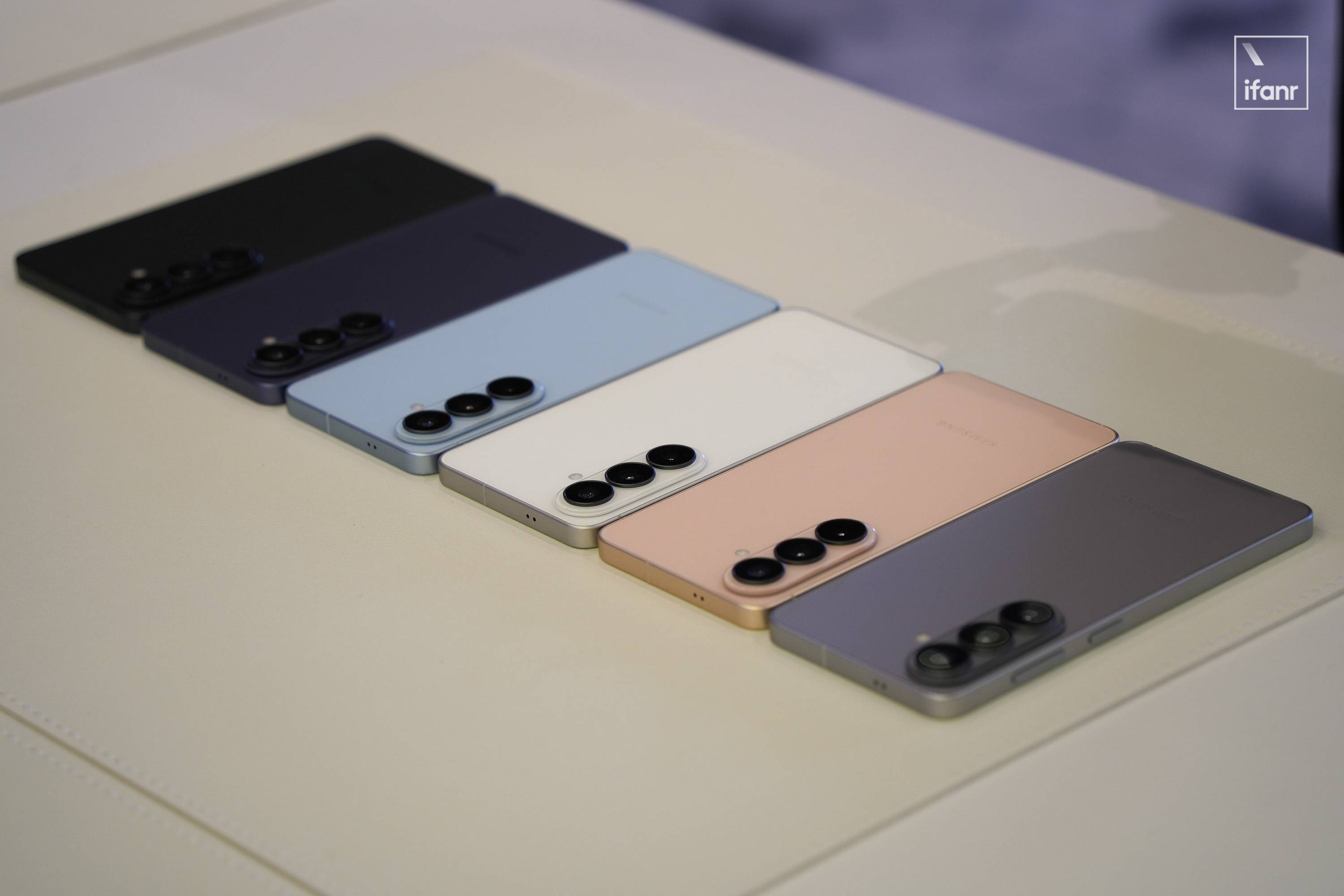 三星 Galaxy S26 系列发布:6999 元起!AI 很聪明,防窥接地气