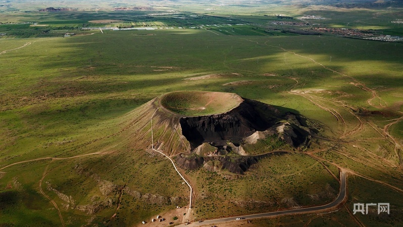 乌兰察布察右后旗火山群(央广网发 刘慧文 摄)