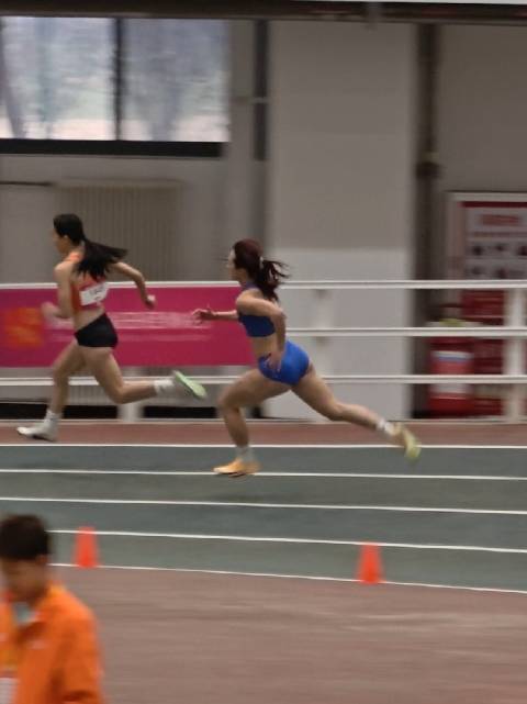 西安站女子200米预赛，新科亚洲60米飞人许佳璐24秒80