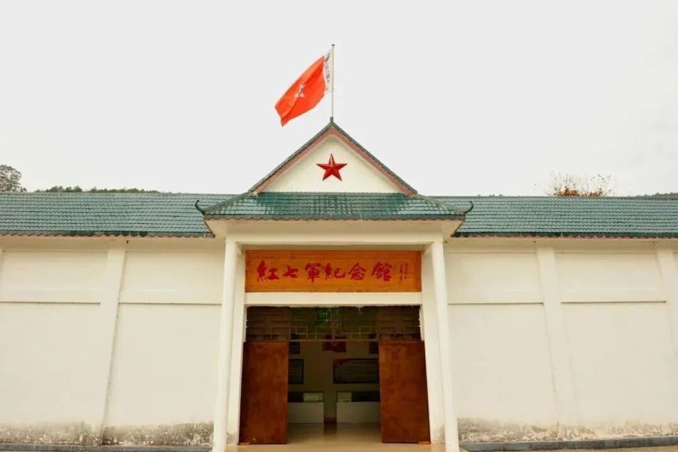 fc5ff2e5865bb7ba24df38eec0014c24.jpg