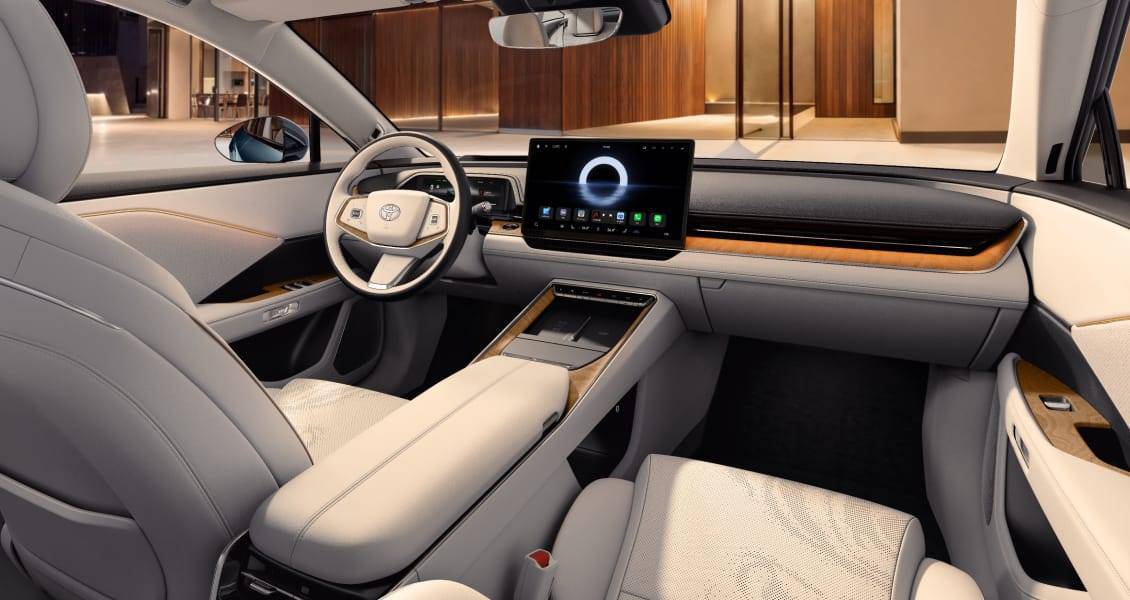 16.98 万元起!丰田这台拼好车铂智 7,把华为、Momenta、小米都装上了