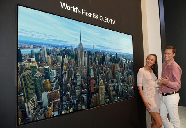 LG 2018 年宣布推出第一台 8K OLED 电视。图源:LG
