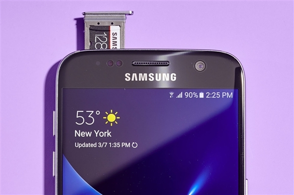 内存大涨价倒逼手机SD卡复活 网友:今夕是何年