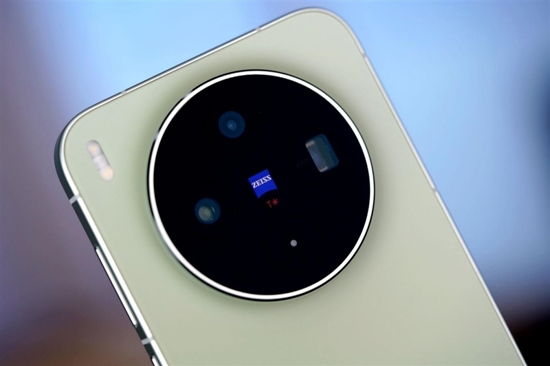 天玑9500搭配蔡司影像 vivo X300s手机全面评测:省心耐用的直屏主力机