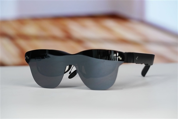 口袋里的135英寸HDR巨幕！雷鸟Air 4 Pro蝙蝠侠图赏