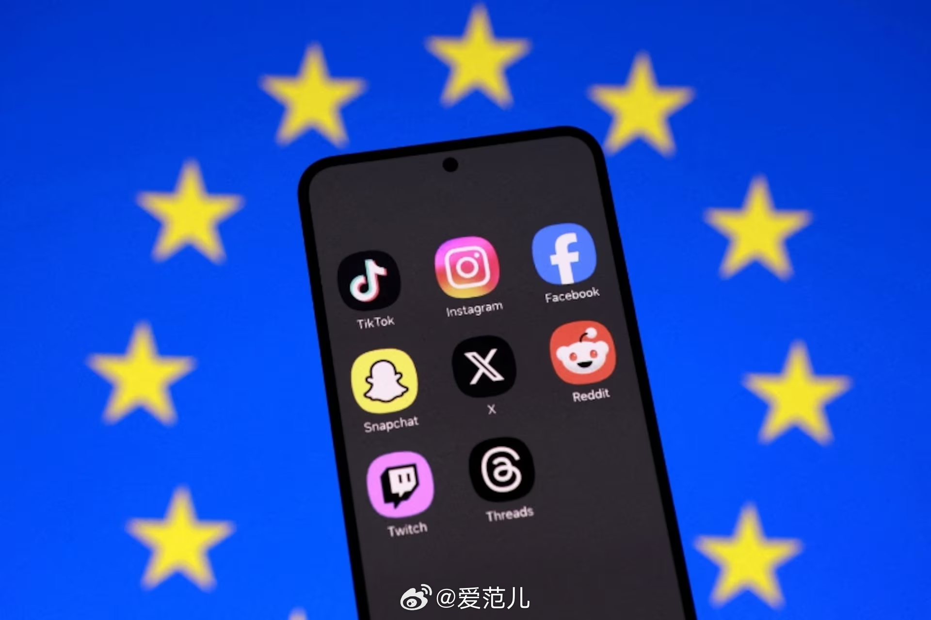 【欧盟拟推未成年人分龄上网方案,涵盖社交媒体与 AI 聊天机器人】