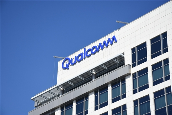 国产芯片巨头长鑫迎历史性突破!高通找上门定制DRAM求合作