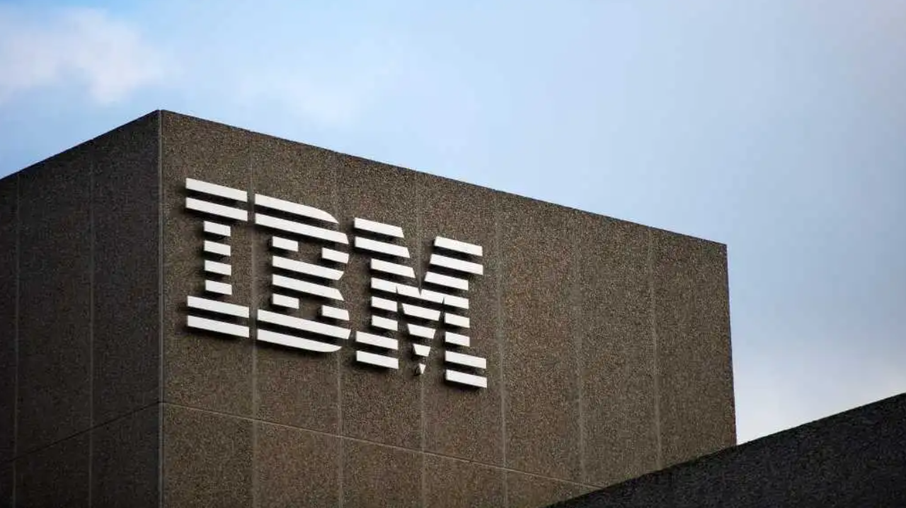 一夜蒸发 310 亿美元!Claude 新工具干翻 IBM 摇钱树,AI 正在清零人类工位