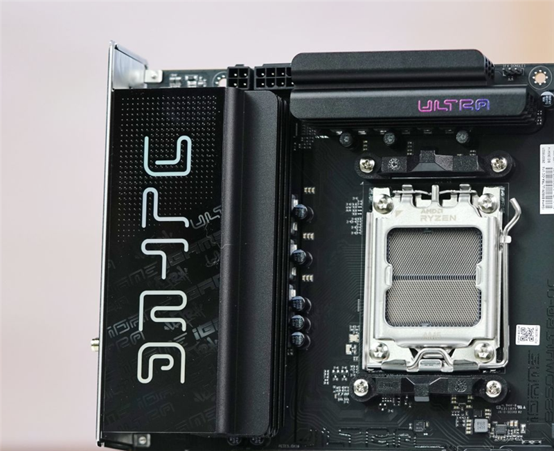 超乎意想的千元级电竞主板！七彩虹iGame B850M Ultra-OC V14主板评测