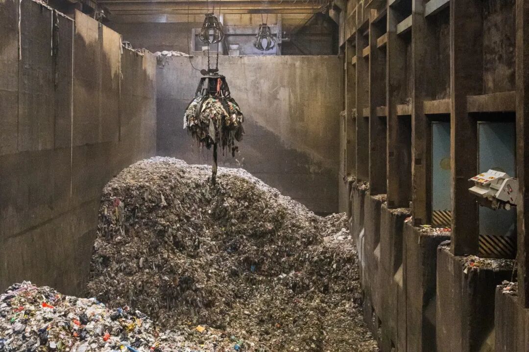 位于广州市第三资源热力电厂的垃圾焚烧厂/南风窗 郭嘉亮 摄