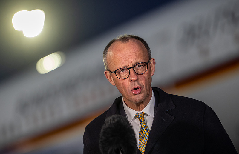 当地时间2026年2月24日,德国总理默茨启程访华。