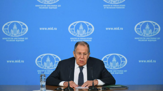 拉夫罗夫在记者会上的画面 图源:俄媒