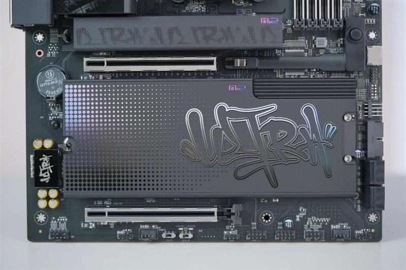 2000元以内没有敌手!iGame X870E ULTRA-S V14评测